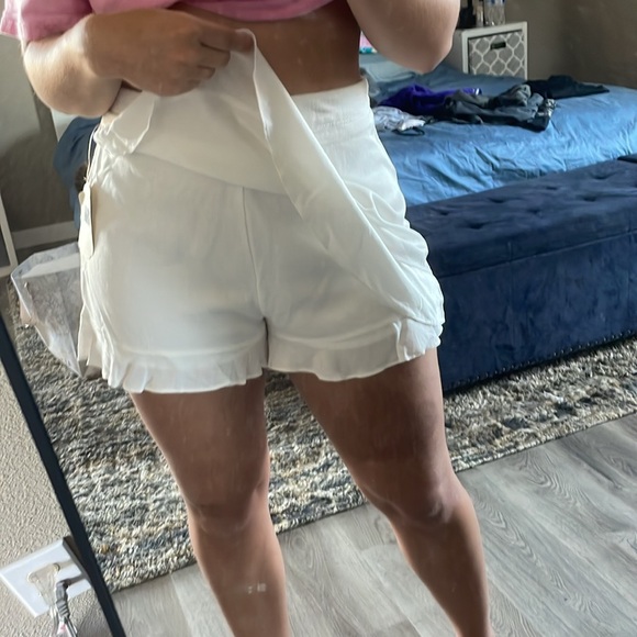 Altar’s State White Skort - Picture 4 of 7